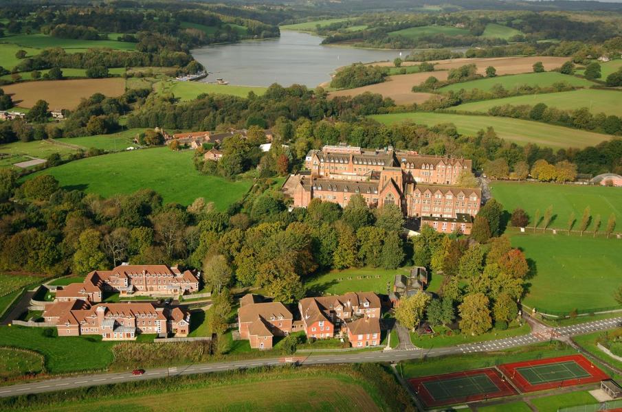 How to choose an IB School in the UK